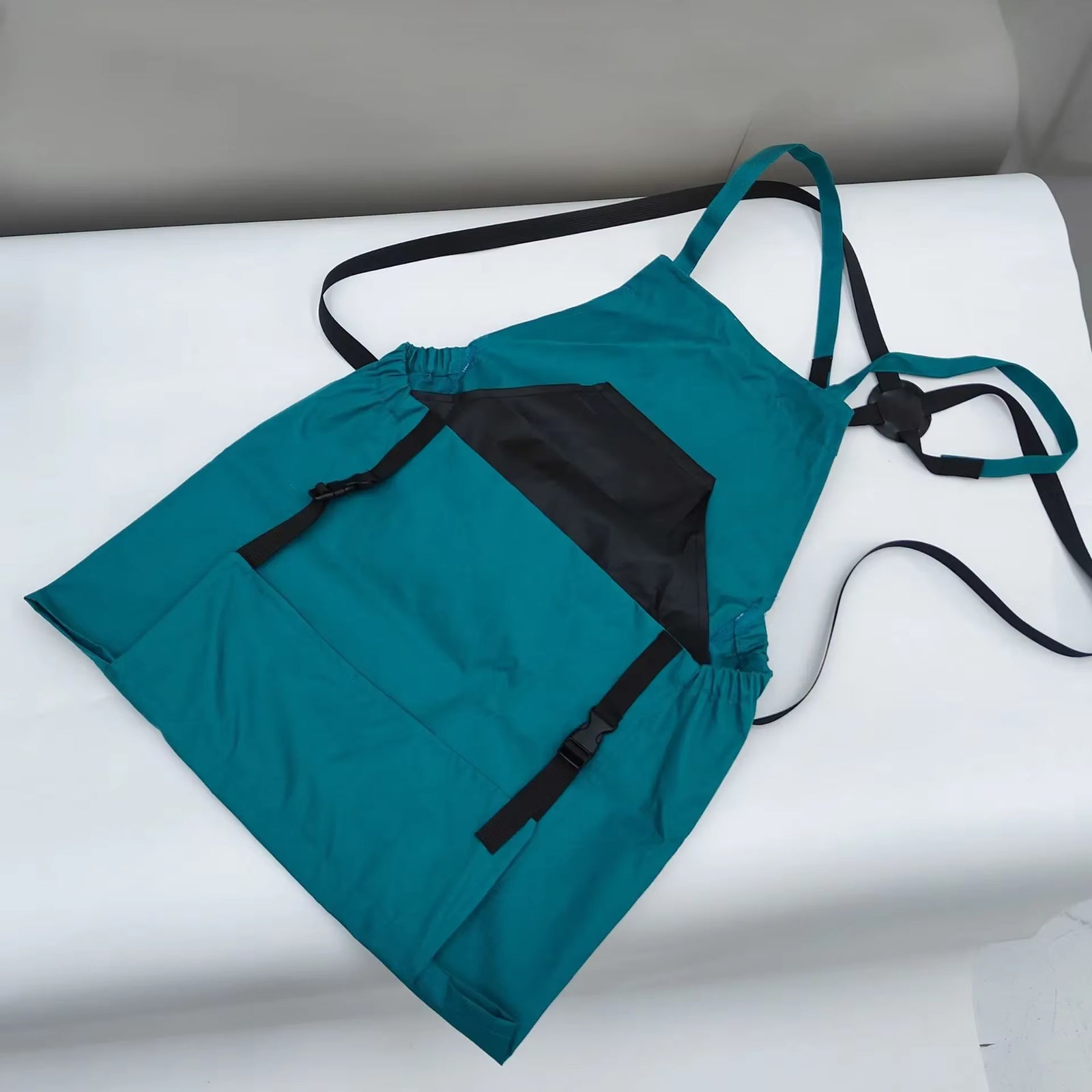 HarvestMate Outdoor Apron – Large Pocket Gardening Apron Backpack for Efficient Harvesting & Tool Storage